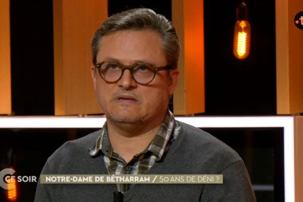 Víctimas de abusos en Francia buscan testigos en el mundo