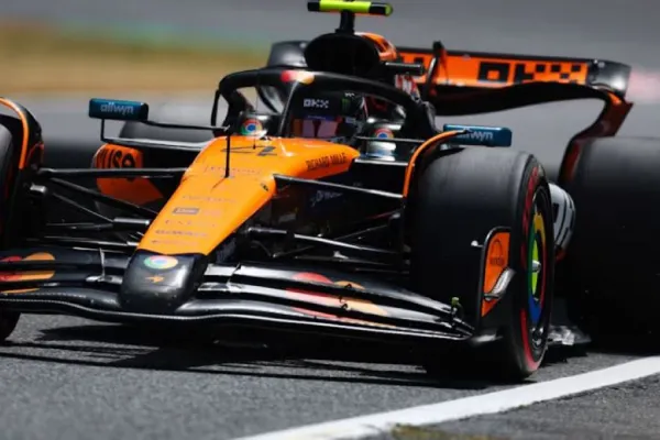 Los McLaren quedaron en punta; Doohan, con fallas, pero terminó el último entrenamiento