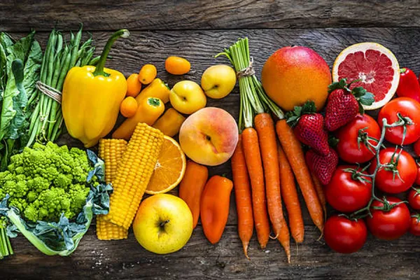 Cuánta fruta y verdura hay que comer por día para vivir más años, según expertos