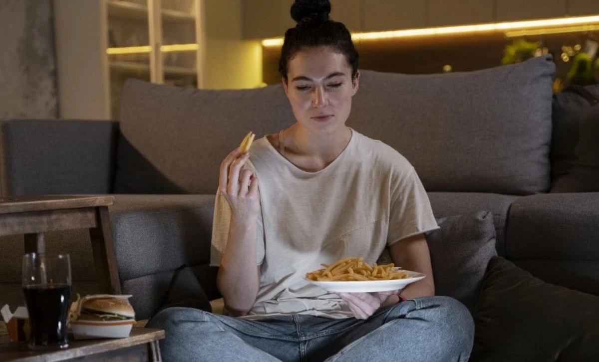 ¿A qué hora deberías cenar para vivir más tiempo?