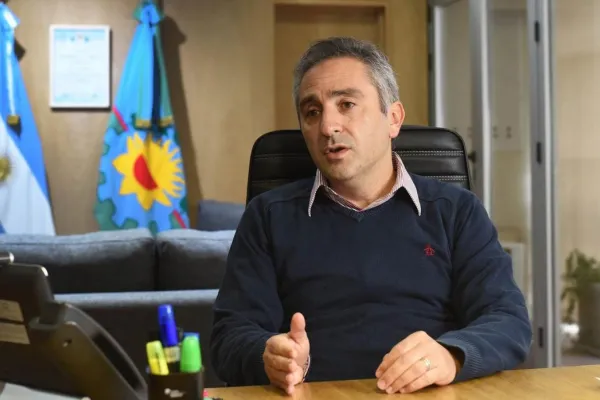 Larroque acusó a La Cámpora de armar un golpe institucional contra Kicillof y apuntó contra Máximo Kirchner