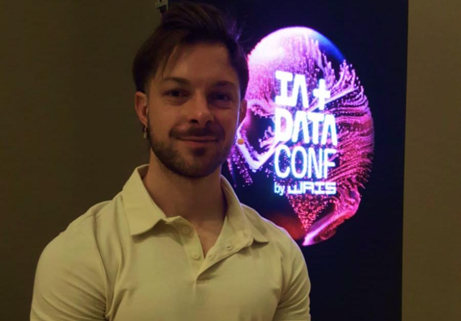 ORGANIZADOR. Ignacio Schuttemberger, cofundador de Wais, durante la conferencia sobre datos e IA que organizó. / JOSÉ NUNO, LA GACETA.