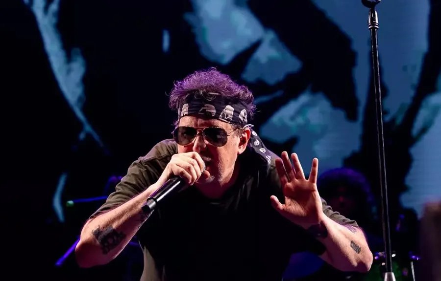 ESPERANDO AL SALMÓN. Andrés Calamaro hará vibrar esta noche un remozado Palacio de los Deportes, pensado como un centro de espectáculos.