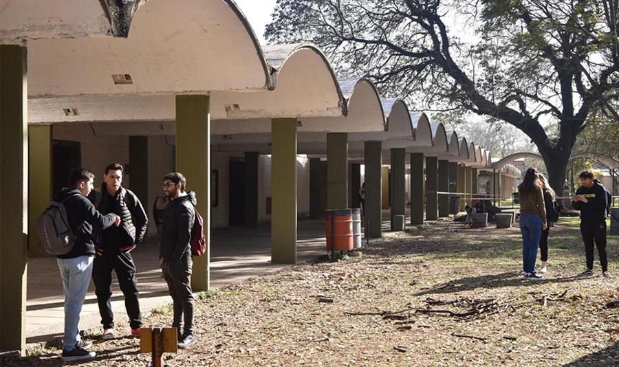 CLIMA DE PROTESTA. Las puertas también permanecerán cerradas en la Quinta Agronómica. / ARCHIVO LA GACETA