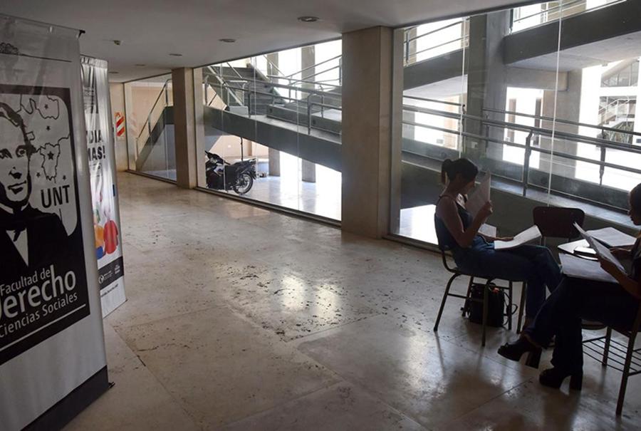 LA OPINIÓN DE ELLOS. El alumno de la Facultad de Derecho habló sobre la falta de poder de decisión de los estudiantes en el conflicto universitario. / ARCHIVO LA GACETA