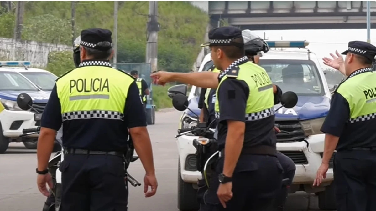 La Policía salió a la calle y garantizó la atención normal en Tucumán durante el paro nacional