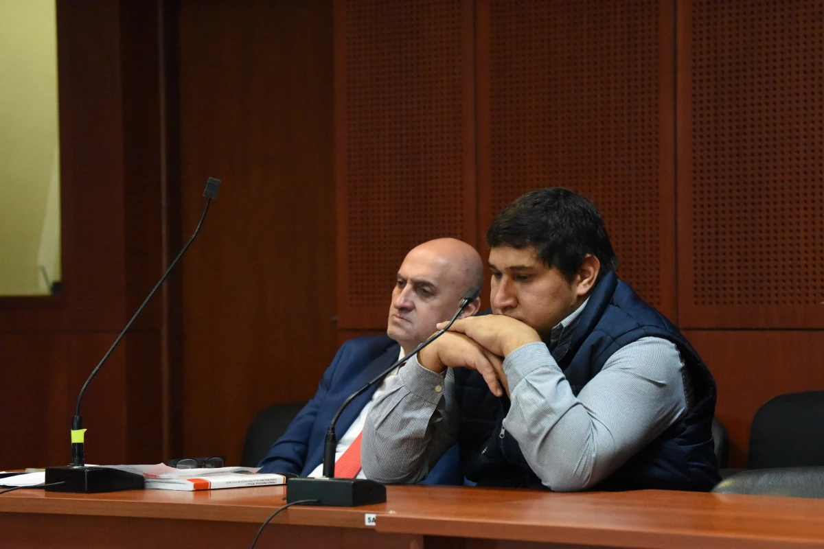 Emmanuel Nicolás Núñez y el abogado Carlos Posse. LA GACETA / FOTO ANALÍA JARAMILLO