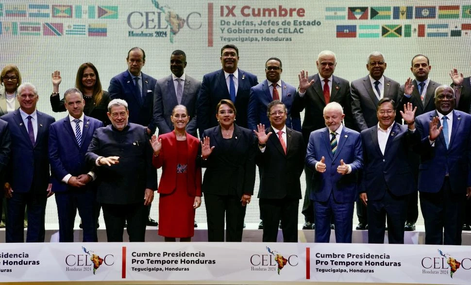 VOLUNTAD. Representantes de 33 países, entre jefes de Estado, cancilleres y otros ministros, en Tegucigalpa.