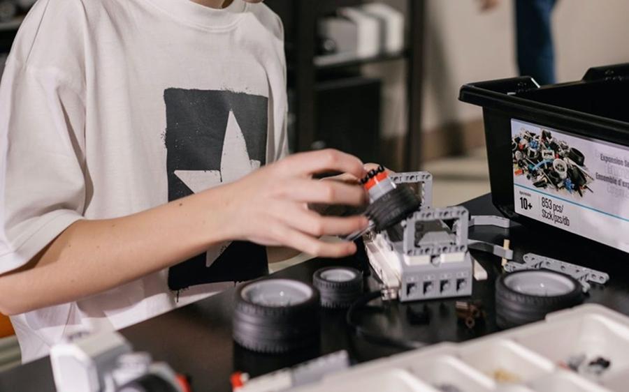 CURSOS CORTOS PARA PRINCIPIANTES. Una de las capacitaciones de la UTN-FRT disponibles es la de robótica. / PEXELS