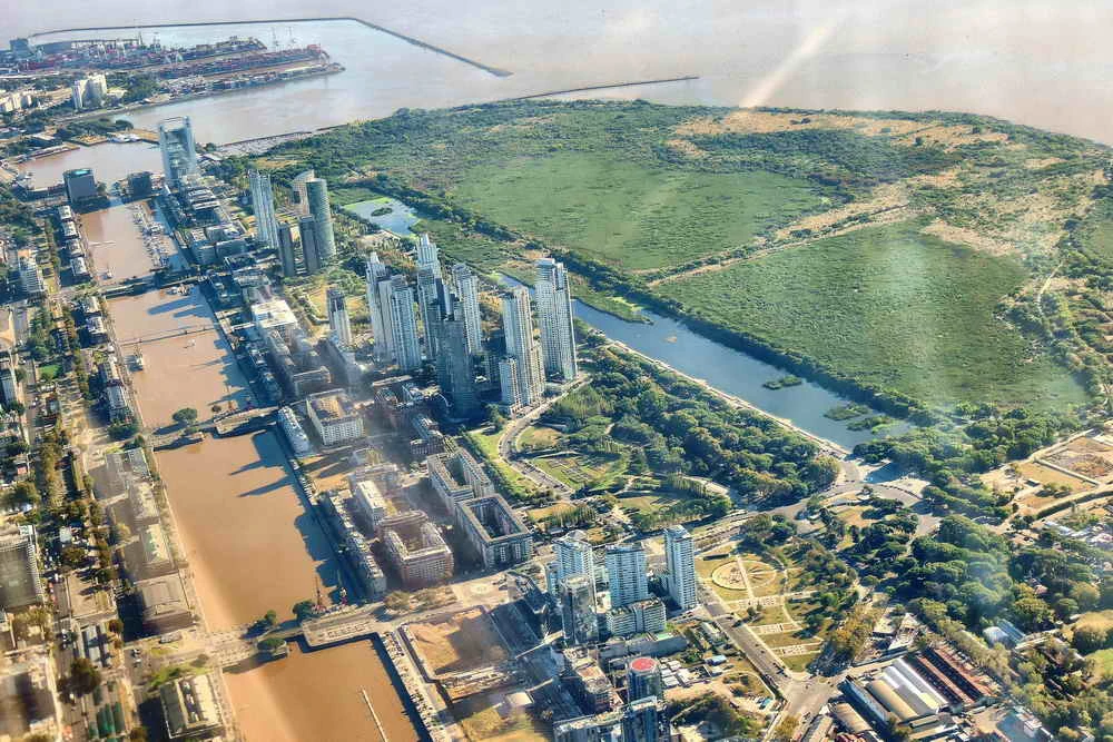 DESDE ARRIBA. La Reserva Ecológica de Costanera Sur en Buenos Aires, vista desde los aires.