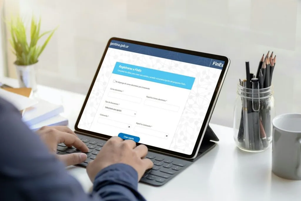 EDUCACIÓN. El Plan FinEs 2025 brinda una nueva oportunidad a jóvenes y adultos para finalizar gratuitamente sus estudios con validez oficial.