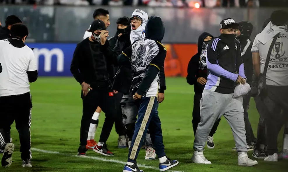 La barra de Colo Colo culpó a la Policía por la muerte de dos hinchas, y acusó a Conmebol de ser cómplice