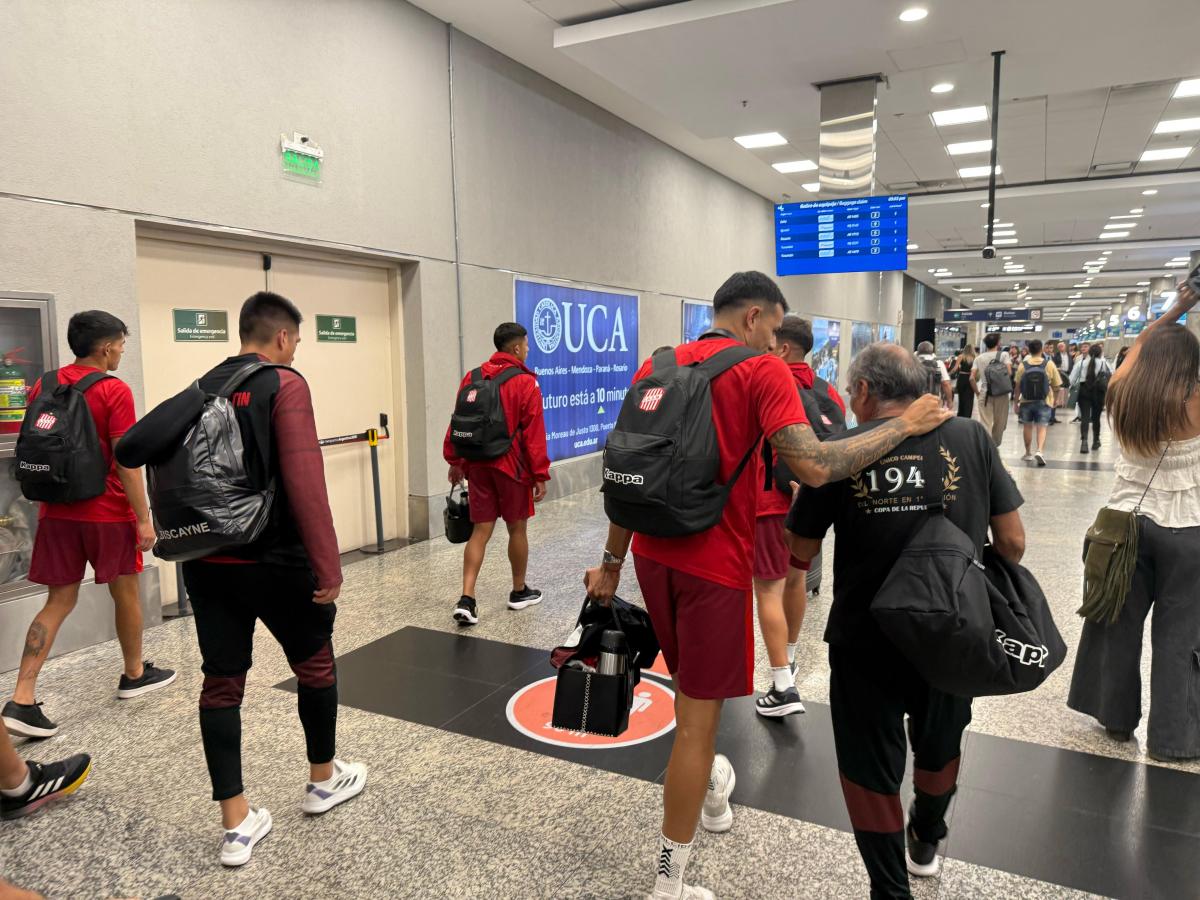 San Martín de Tucumán, Calamaro y un cruce inesperado en la previa del viaje a Mar del Plata