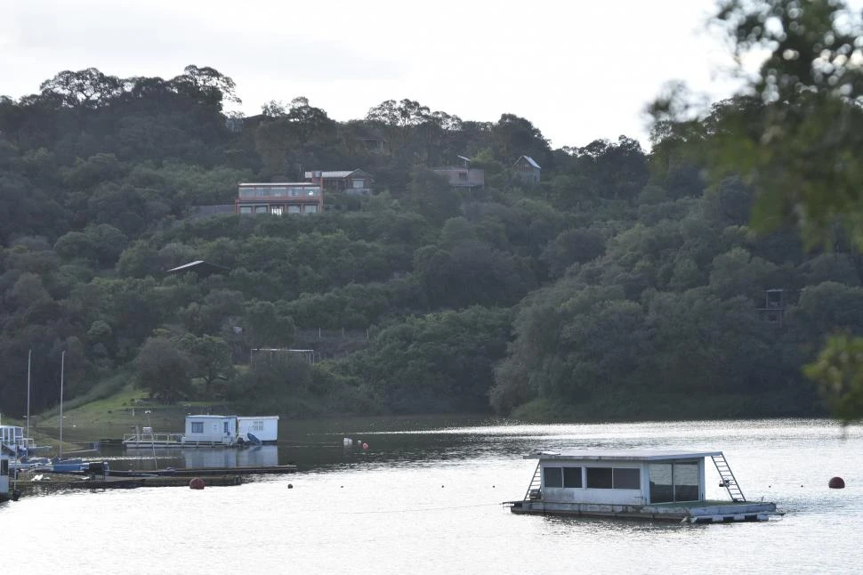 BUSCANDO RESPUESTAS. Los vecinos de El Cadillal comenzaron a revelar las irregularidades que se cometieron en la compra de tierras. la gaceta / foto de osvaldo ripoll