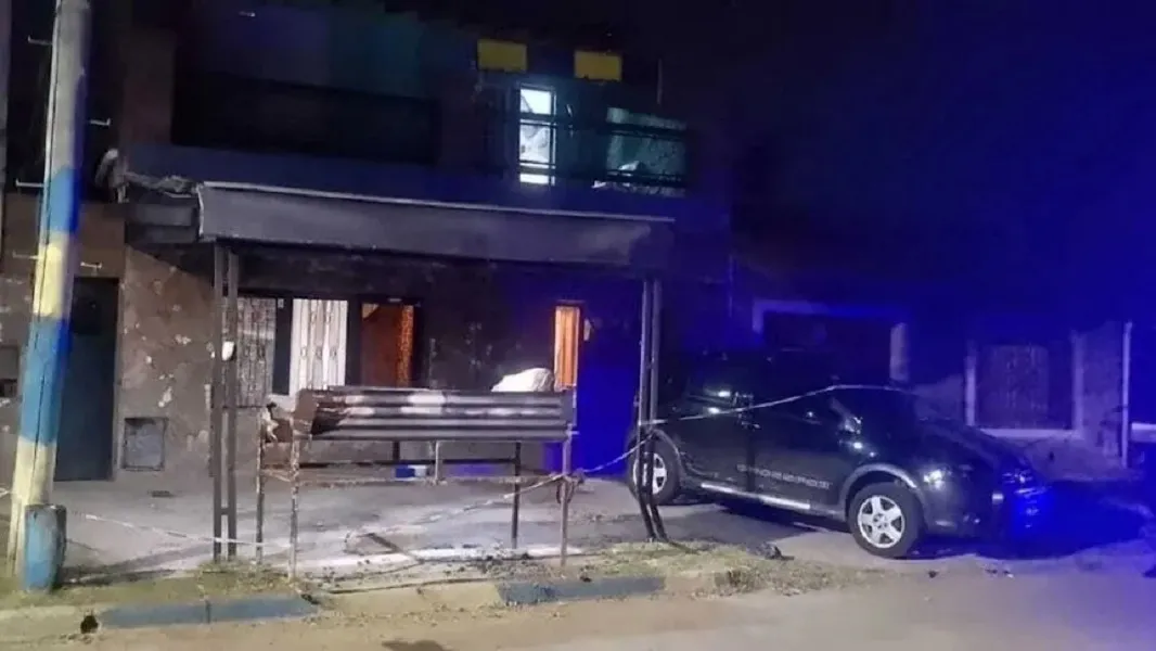 EL LUGAR DEL HECHO. La fachada de la casa de Chicha Ferreyra, lugar donde el barra fue asesinado.