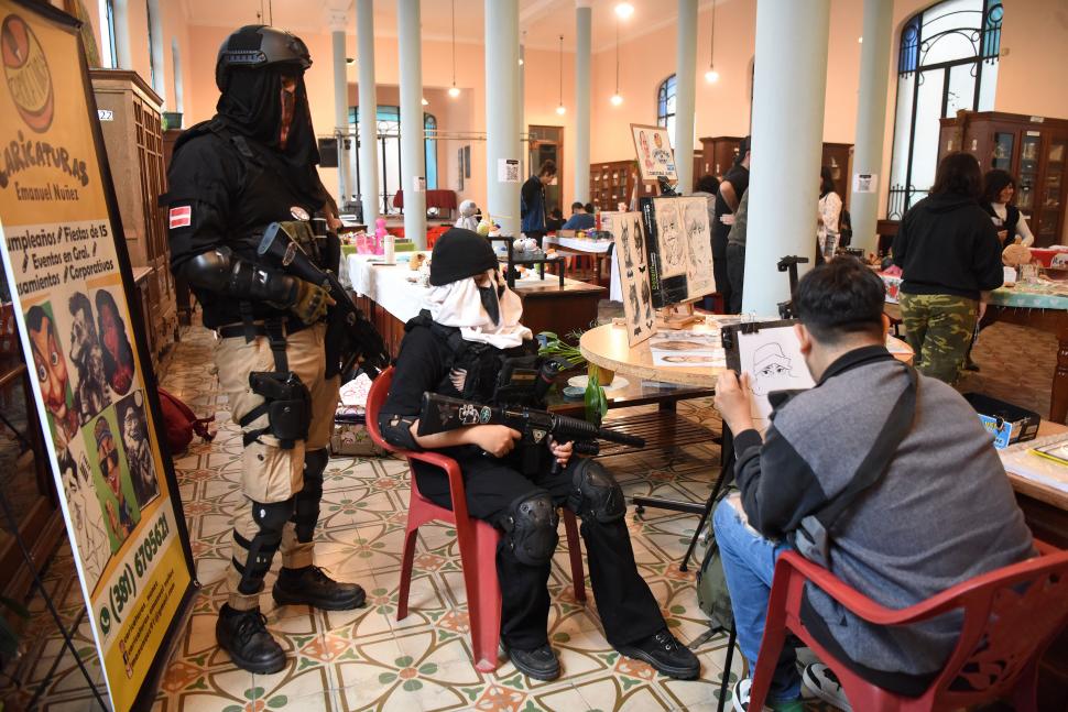 El mundo fantástico de los hobbies conquistó con arte a Tucumán