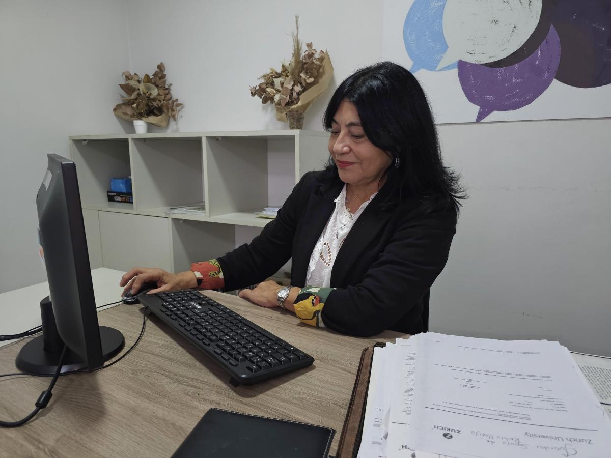 INDEPENDIENTE. Paz (72) asegura que autogestiona su tiempo gracias a su experiencia. LA GACETA / FOTO DE BELÉN CASTELLANO