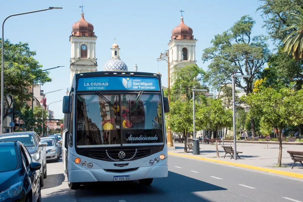 BUS TURÍSTICO MUNICIPAL. Habrá recorridos especiales por Semana Santa.
