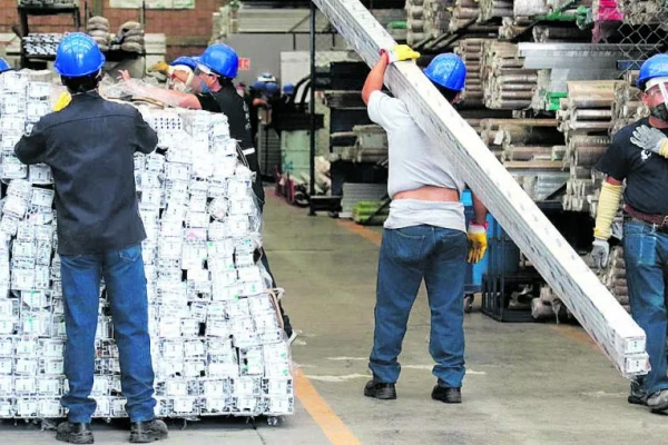 El año arrancó con una caída del empleo privado