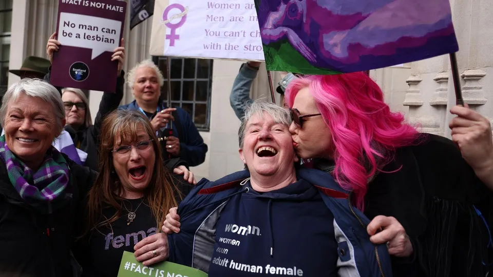 Fallo histórico en Reino Unido: el Tribunal Supremo define que ser mujer se basa solo en el sexo biológico