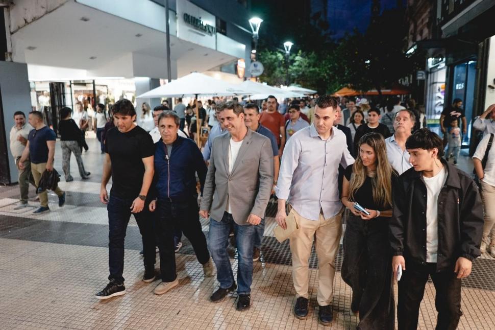 Dimes y diretes: Catalán, de recorrida por la Capital, por Bella Vista y por Las Talitas