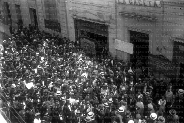 Recuerdos fotográficos: agolpados para saber qué pasa