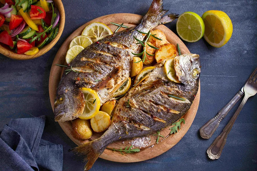 En Semana Santa, muchas personas dejan de lado la carne roja y optan por comer pescado