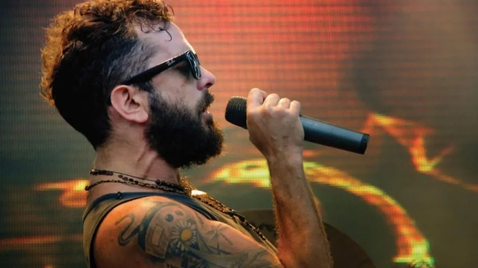 LÍDER. Pablo Pino, cantante de la banda Cielo Razzo.