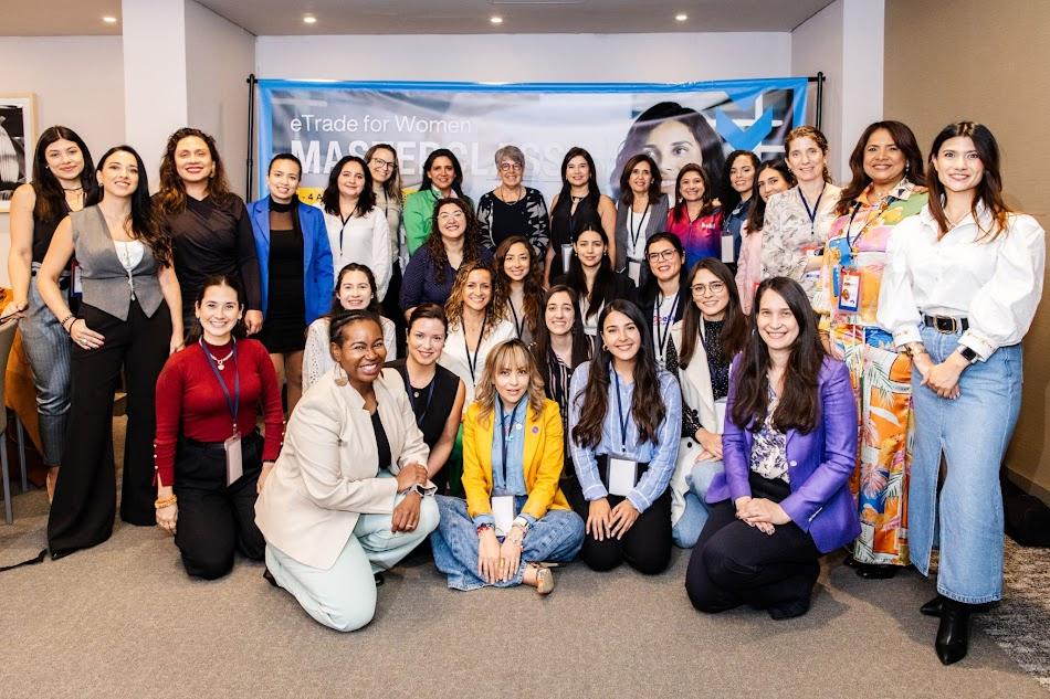 LIDERAZGO REGIONAL. La emprendedora tucumana compartió experiencias con otras mujeres de América Latina y el Caribe seleccionadas para el programa.