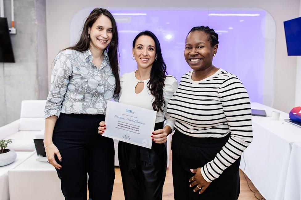 REDES QUE INSPIRAN. Durante la masterclass, Mariana construyó alianzas y vínculos estratégicos con otras referentes del ecosistema digital.