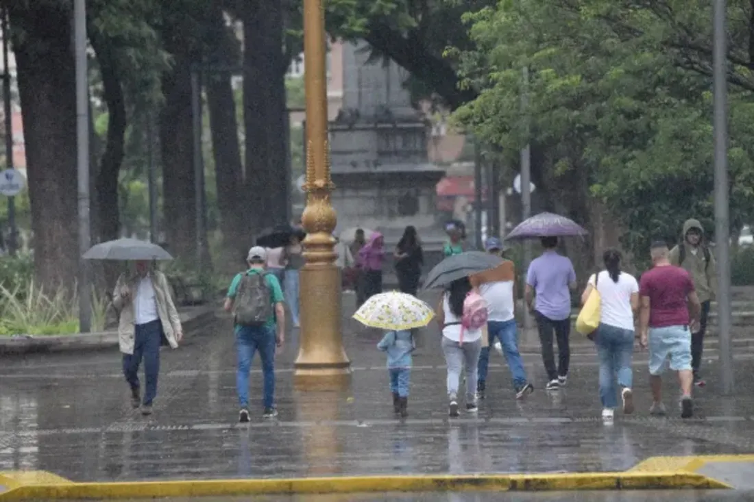 ¿Por qué llueve tanto? Un tucumano rastreó 100 años de tormentas y encontró la clave en el Pacífico