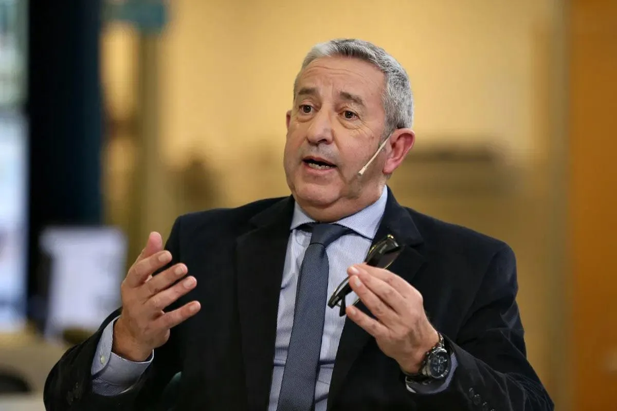 Cobos cuestionó al Gobierno de Milei por limitar el rol de la UIF en causas de corrupción y lavado