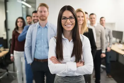 Curso gratuito para jóvenes líderes para potenciar su oratoria y creación de proyectos