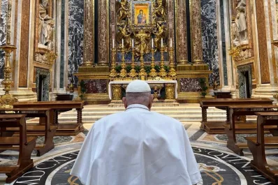 “En un mundo de algoritmos, la economía de Dios no mata”: el mensaje del Papa en Viernes Santo