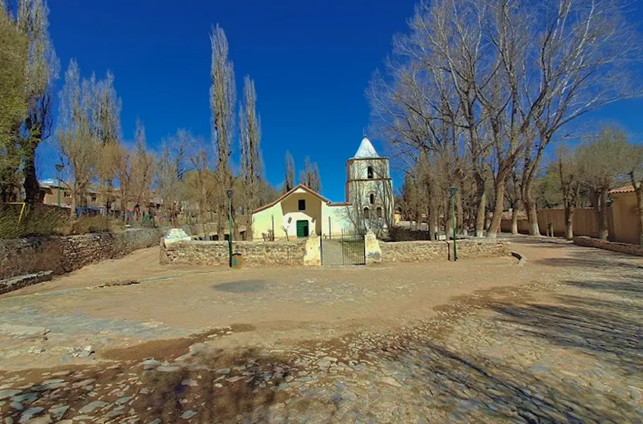Una tradición religiosa recrea una imagen maravillosa y digna de los paisajes de la puna.