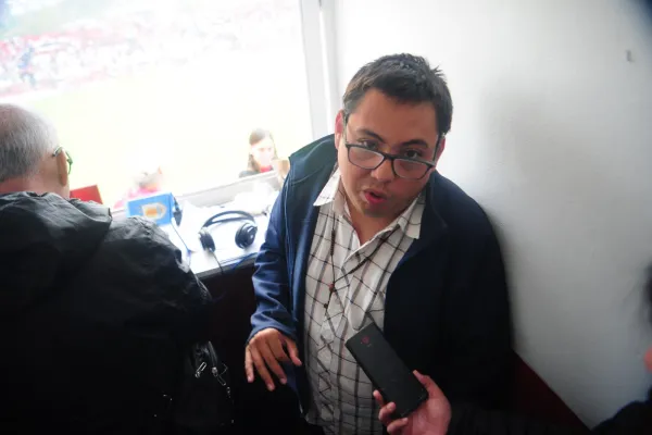 Le hizo un gol a los prejuicios: tiene el síndrome de Asperger y relató el partido entre San Martín y All Boys