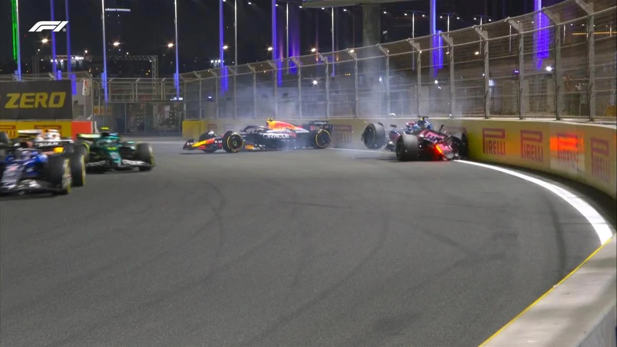 Choque entre Yuki Tsunoda y Pierre Gasly