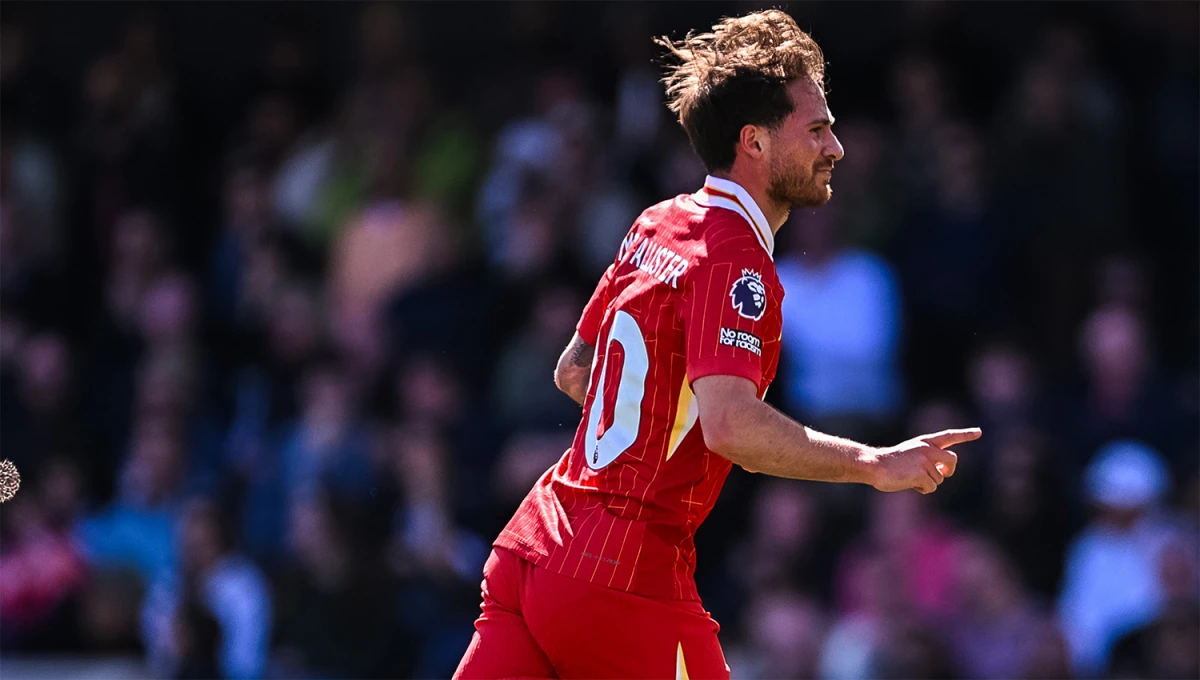 UN PASO MÁS. Con Alexis Mac Allister en el equipo, Liverpool intentará sellar hoy el campeonato de la Premier League.