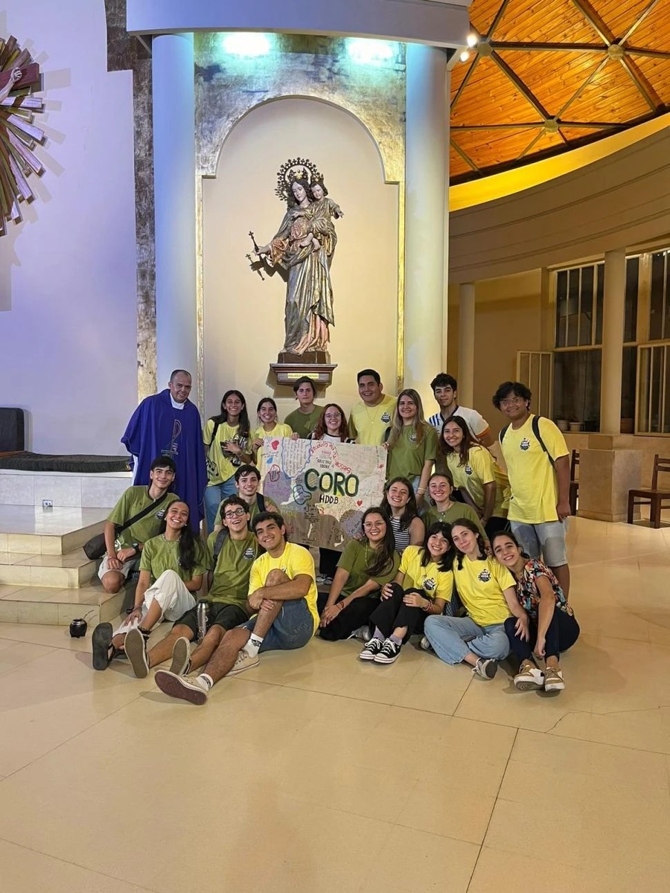 EN ENSAYO. Las voces de Hijos de Don Bosco se afinan para acompañar las celebraciones de estas pascuas.