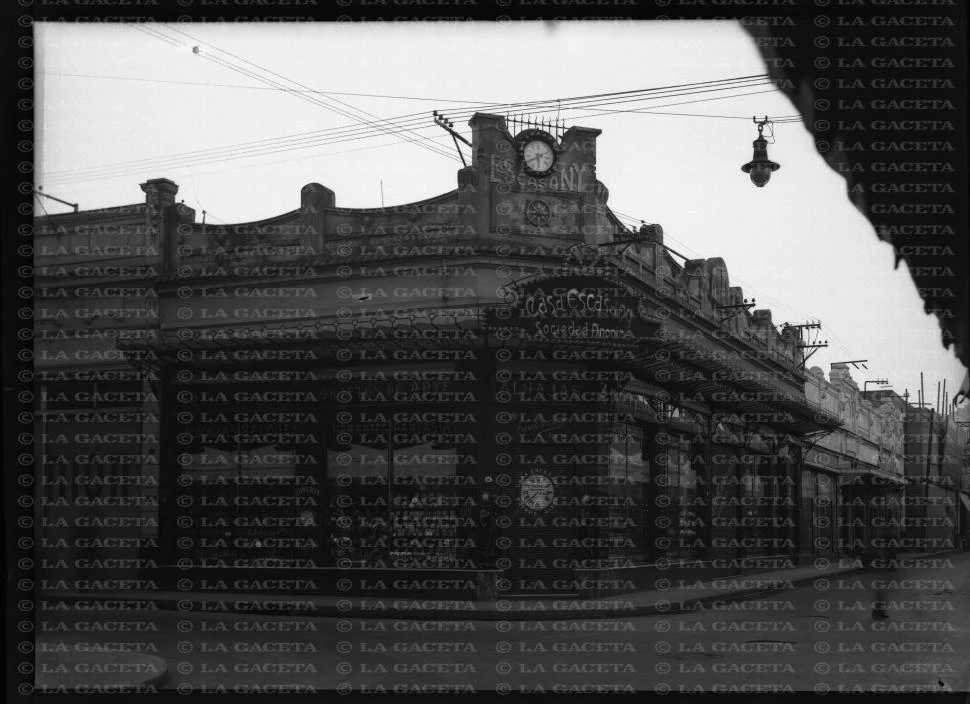 Recuerdos fotográficos: Un edificio que dio que hablar