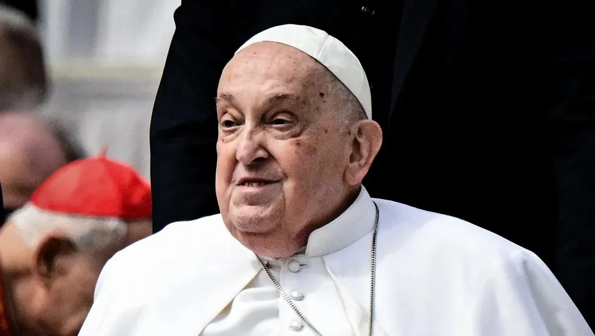 El Papa visita por sorpresa la Basílica de San Pedro. AFP