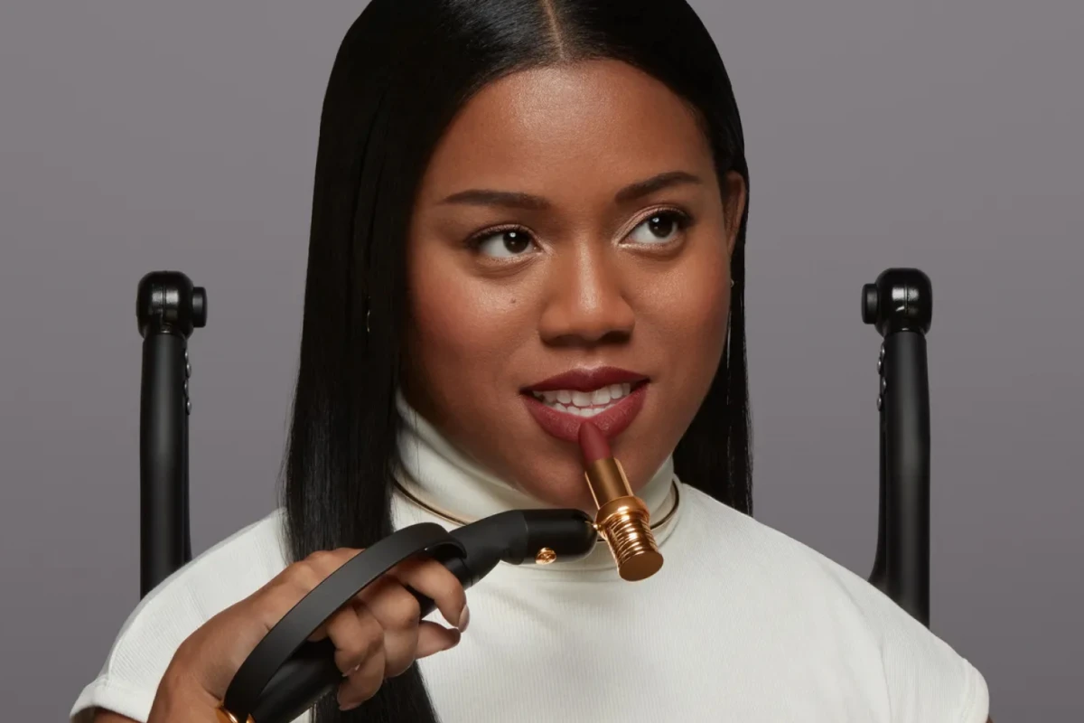 Lancôme lanzará un maquillaje para personas con discapacidad en las manos.