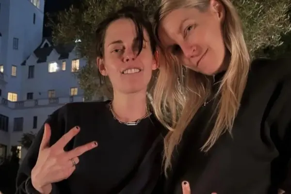 La actriz Kristen Stewart se casó con Dylan Meyer tras seis años en pareja