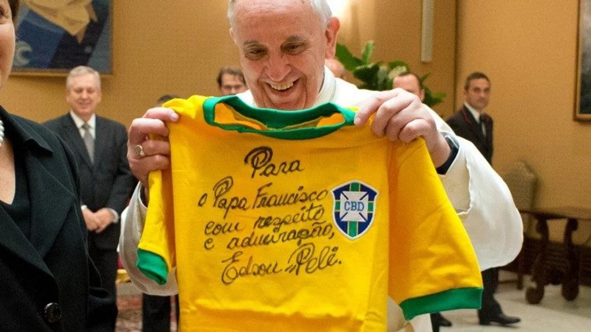 Ni Maradona ni Messi, el papa Francisco sorprendió a todos cuando eligió al mejor futbolista