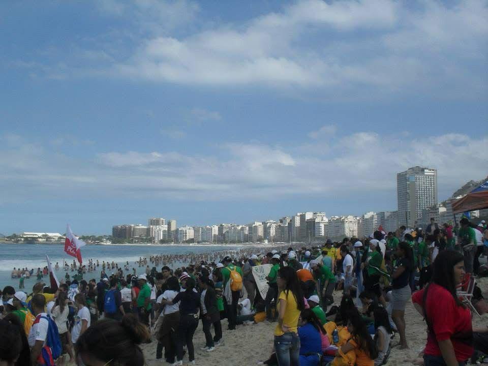 PLAYA COLMADA. El paisaje de la costa carioca durante la Jornada Mundial de la Juventud de 2013./ ARCHIVO