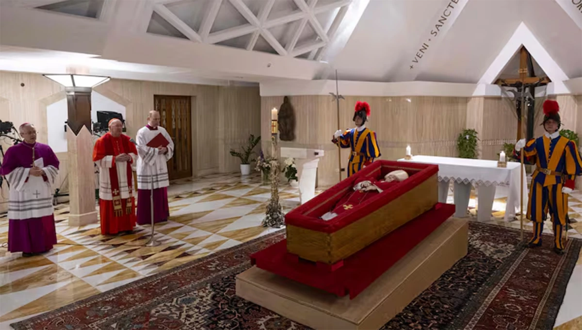 EN CASA SANTA MARTA. La constatación de la muerte de Francisco se concretó en la noche del lunes.