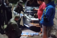 Pareja viajaba con sus dos hijos menores edad en un auto envainado con 26 kilos de cocaína