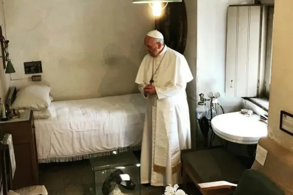 Qué pasa con los bienes del Papa Francisco tras su muerte