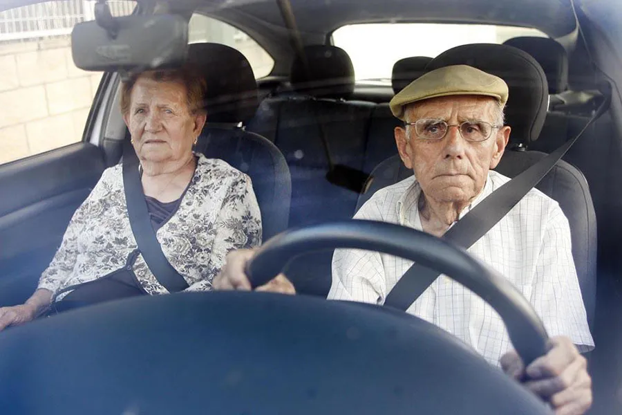 FLEXIBILIDAD. Los mayores de 65 no tendrán que rendir tantas pruebas.
