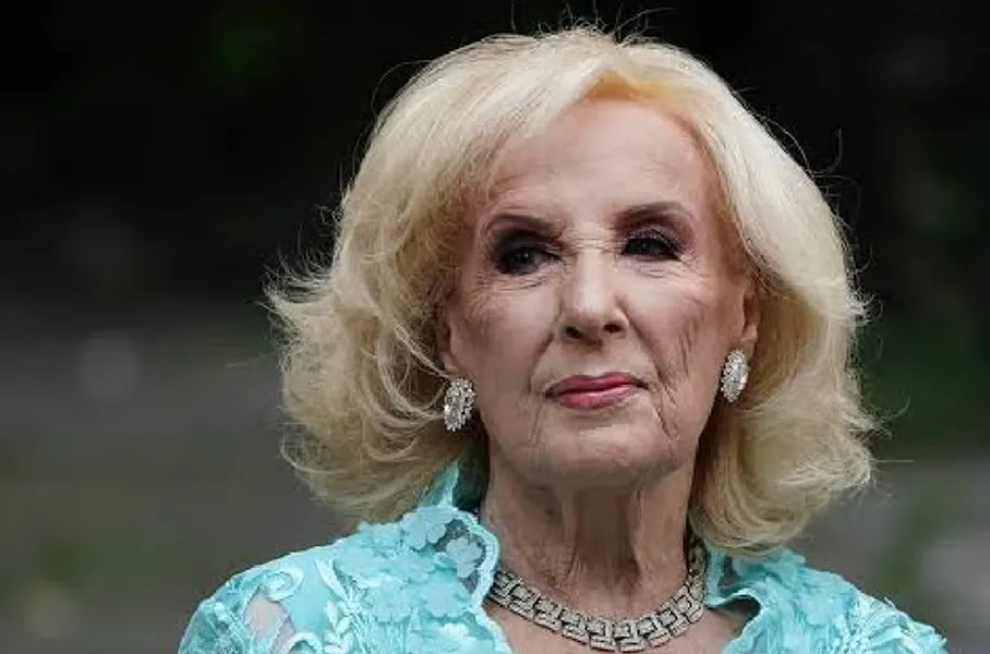 La conductora publicó sus condolencias por la muerte de Francisco.